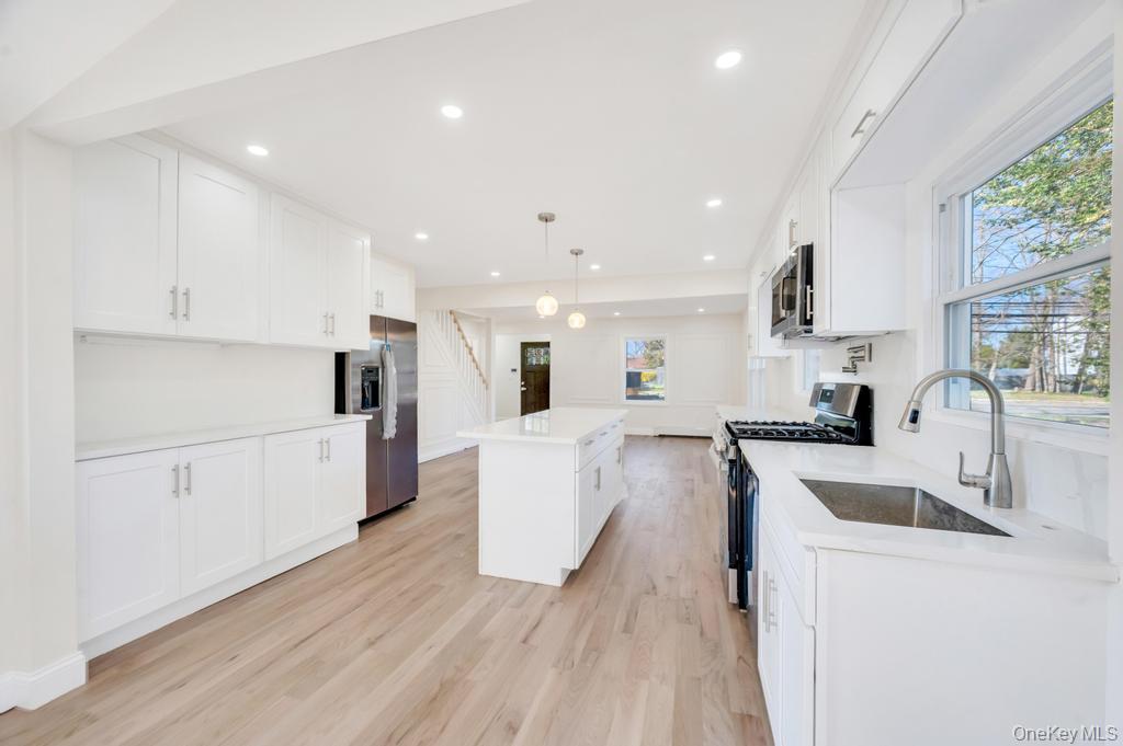 624 Townline Road Hauppauge, NY 11788 - Photo 18 of 36