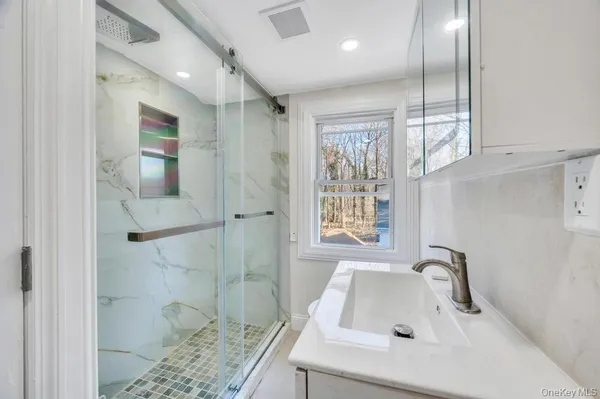 $849,990 | 624 Townline Road, Hauppauge, NY 11788