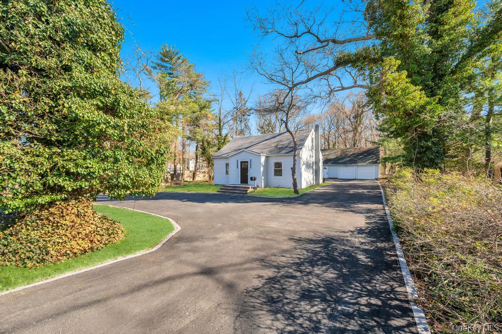 624 Townline Road Hauppauge, NY 11788 - Photo 4 of 36