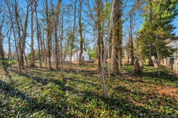 $849,990 | 624 Townline Road, Hauppauge, NY 11788