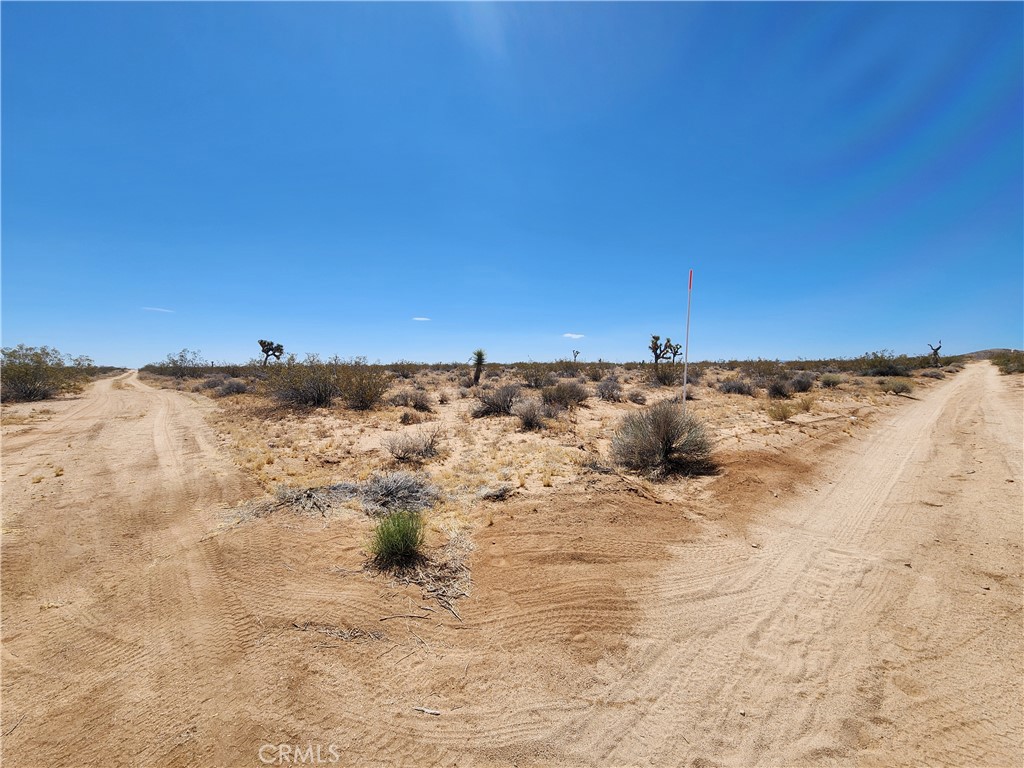 40-ac 40-ac Joshua Tree Joshua Tree, CA 92252 - Photo 6 of 9 a view of ocean with a beach