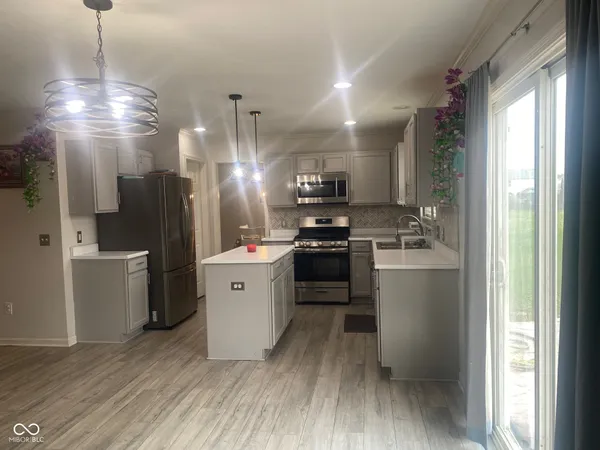 $398,000 | 6425 Bonneville Drive, Indianapolis, IN 46237