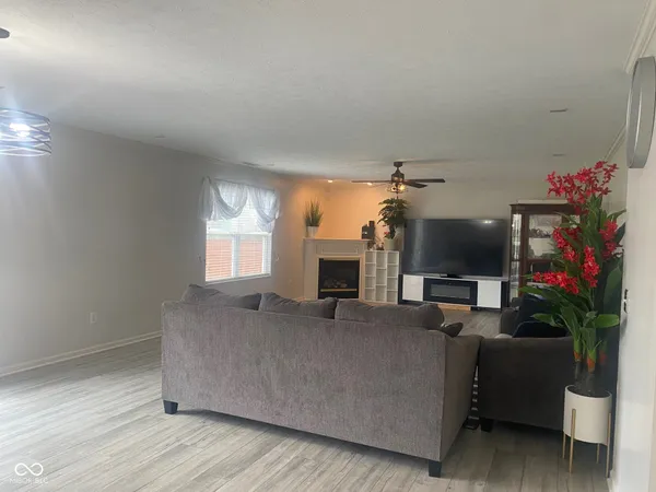 $398,000 | 6425 Bonneville Drive, Indianapolis, IN 46237