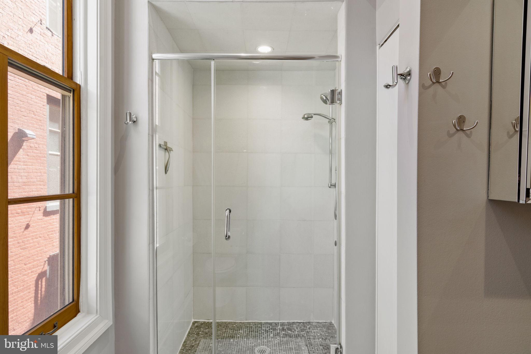 2049 Walnut Street, Unit 1R Philadelphia, PA 19103 - Photo 16 of 18