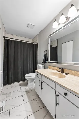 $320,000 | 1104 Florimond Drive, Unit 1104, Elgin, IL 60123