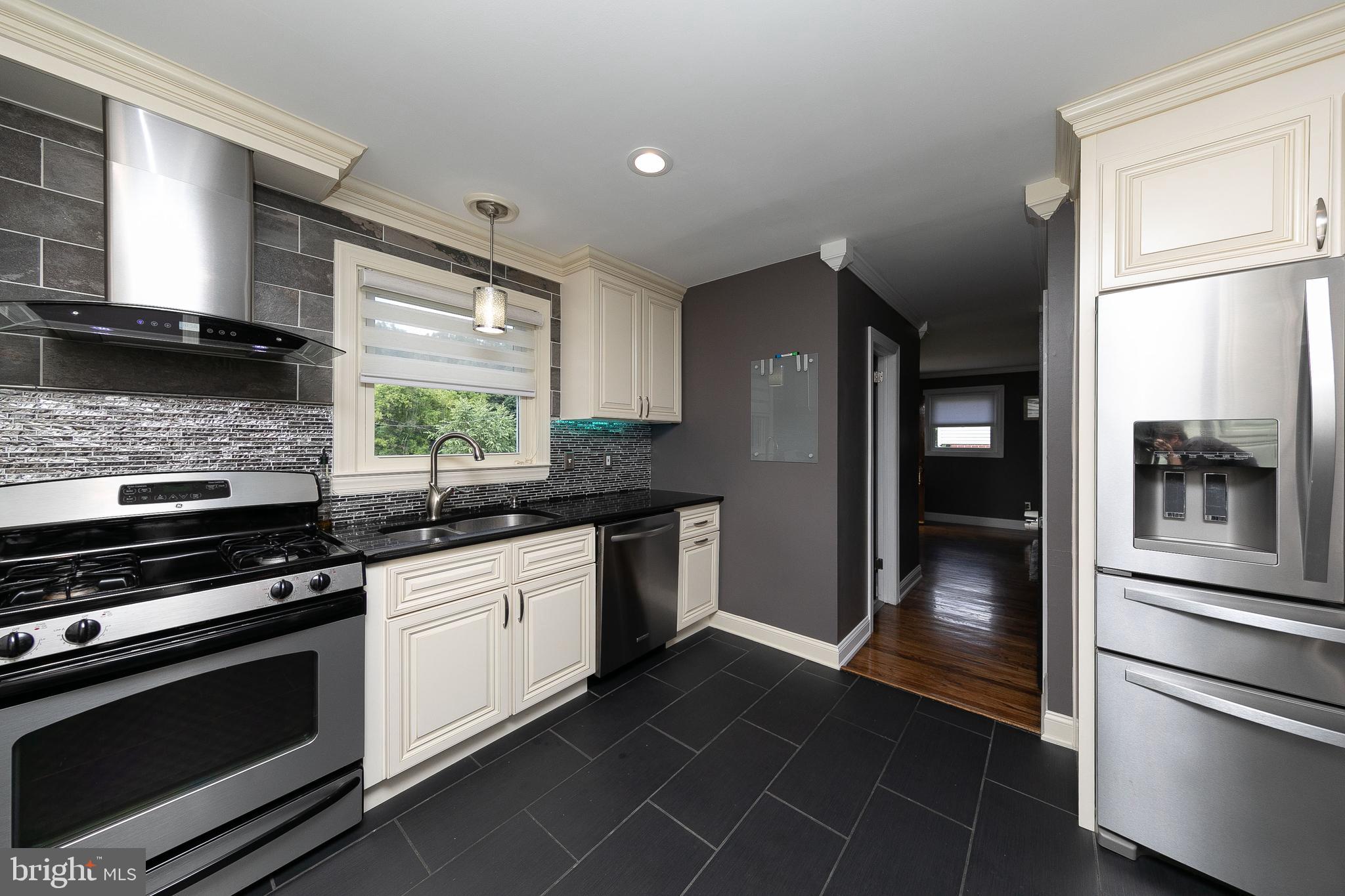 902 East Cathedral Road Philadelphia, PA 19128 - Photo 13 of 37 Kitchen