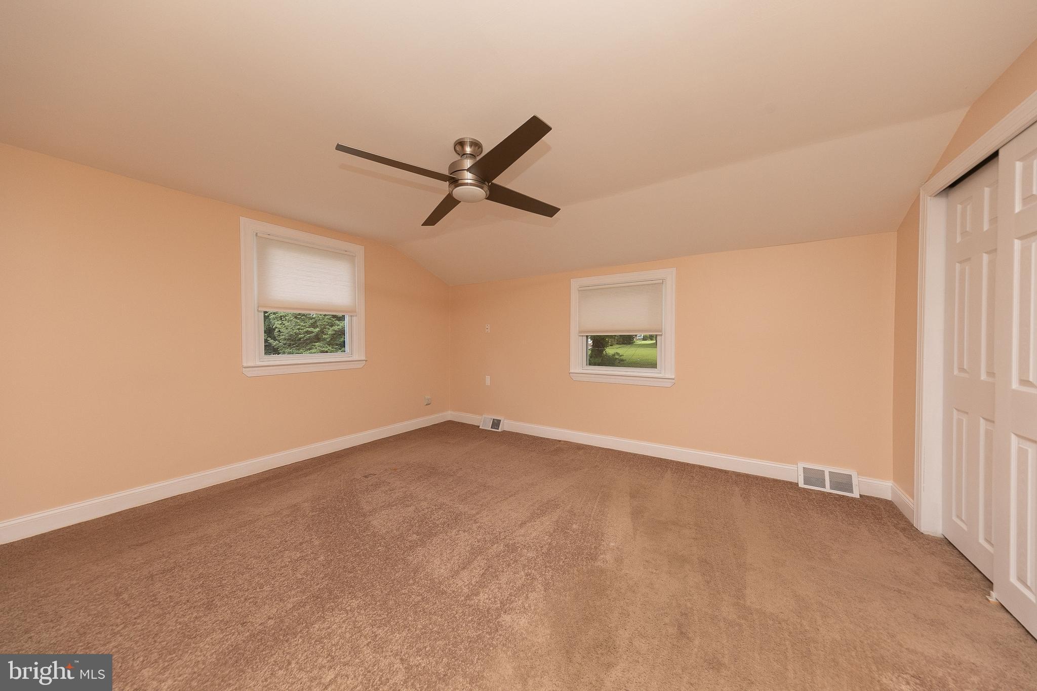 902 East Cathedral Road Philadelphia, PA 19128 - Photo 22 of 37 Master Bedroom