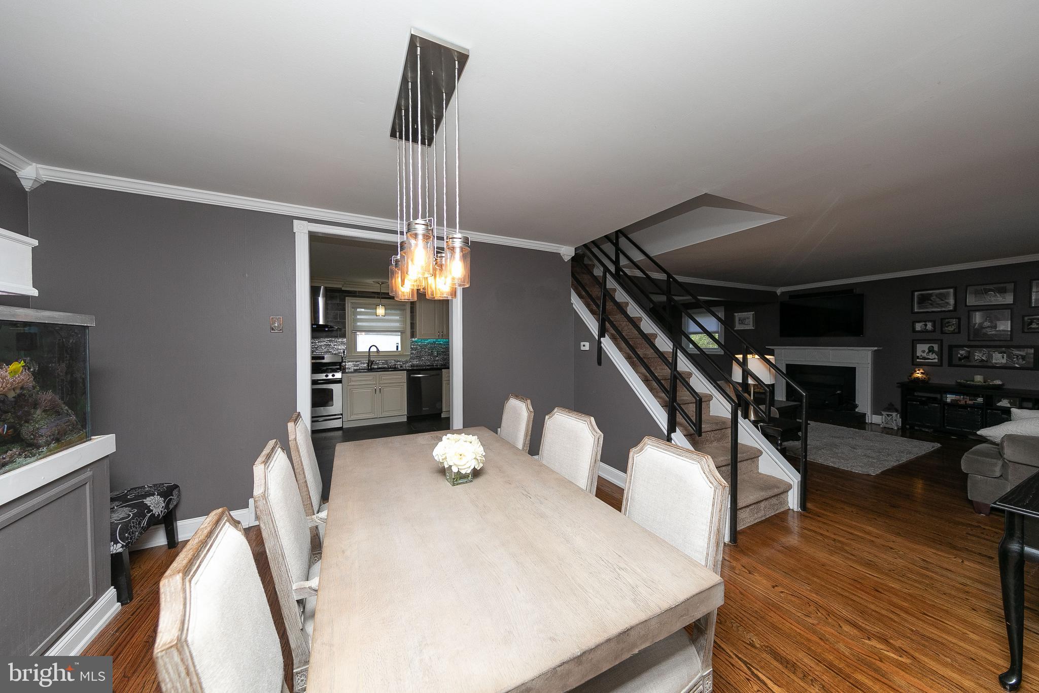 902 East Cathedral Road Philadelphia, PA 19128 - Photo 10 of 37 Dining Room