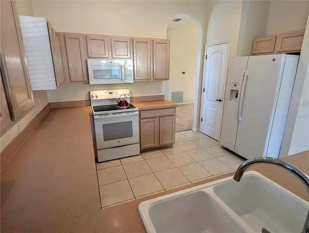 $2,995 | 4240 Hearthstone Drive, Sarasota, FL 34238