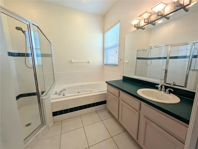 $2,995 | 4240 Hearthstone Drive, Sarasota, FL 34238