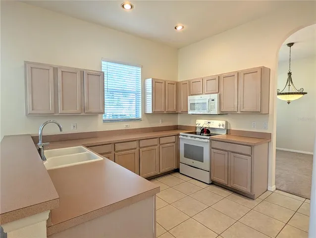 $2,995 | 4240 Hearthstone Drive, Sarasota, FL 34238