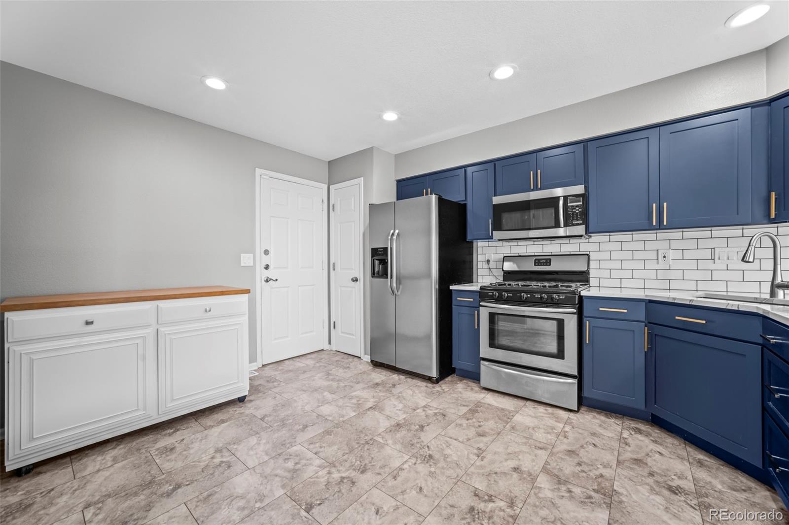 6310 South Harrison Way Centennial, CO 80121 - Photo 14 of 45