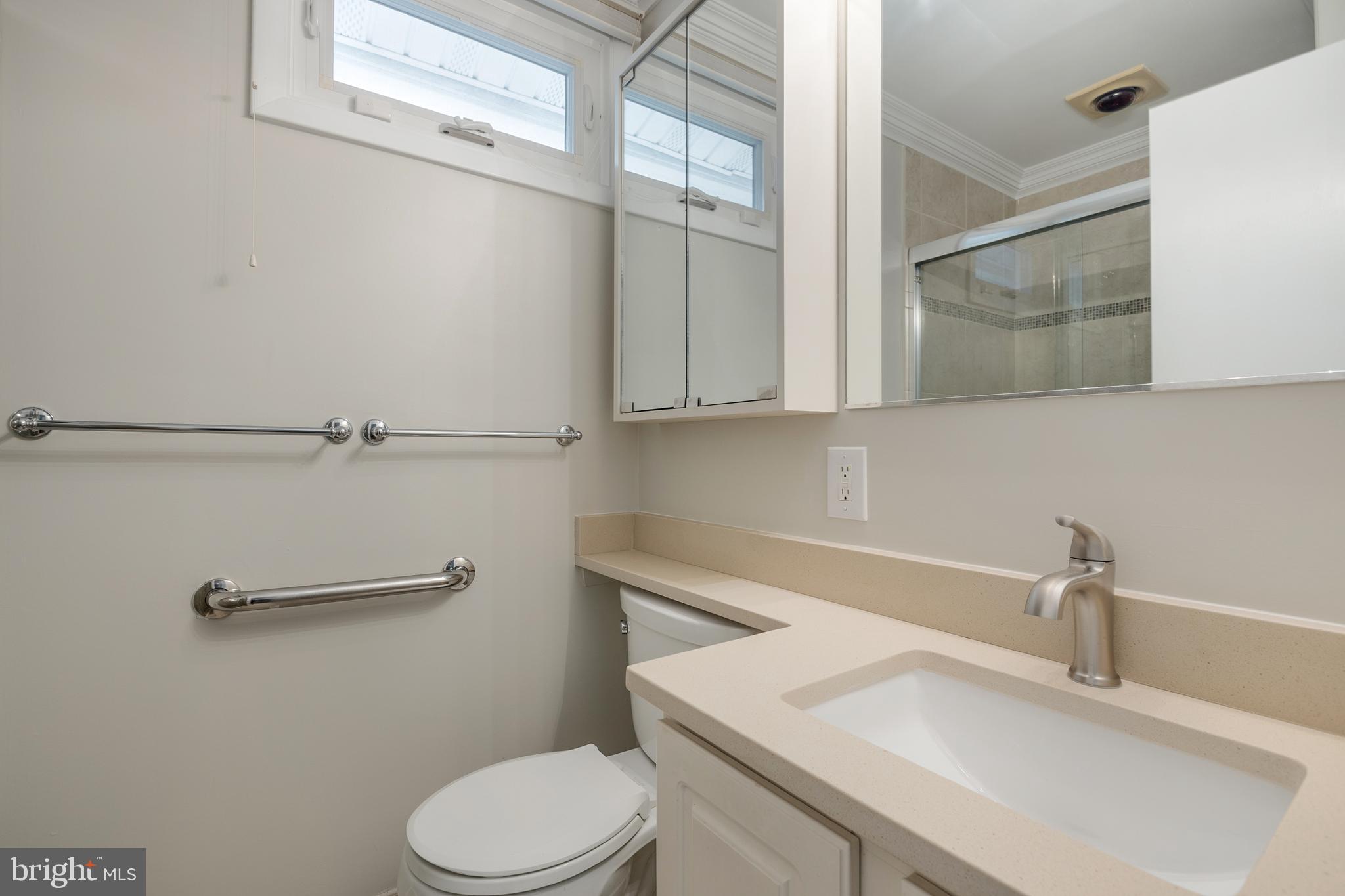 7013 Hadlow Drive Springfield, VA 22152 - Photo 27 of 50 Primary Bath
