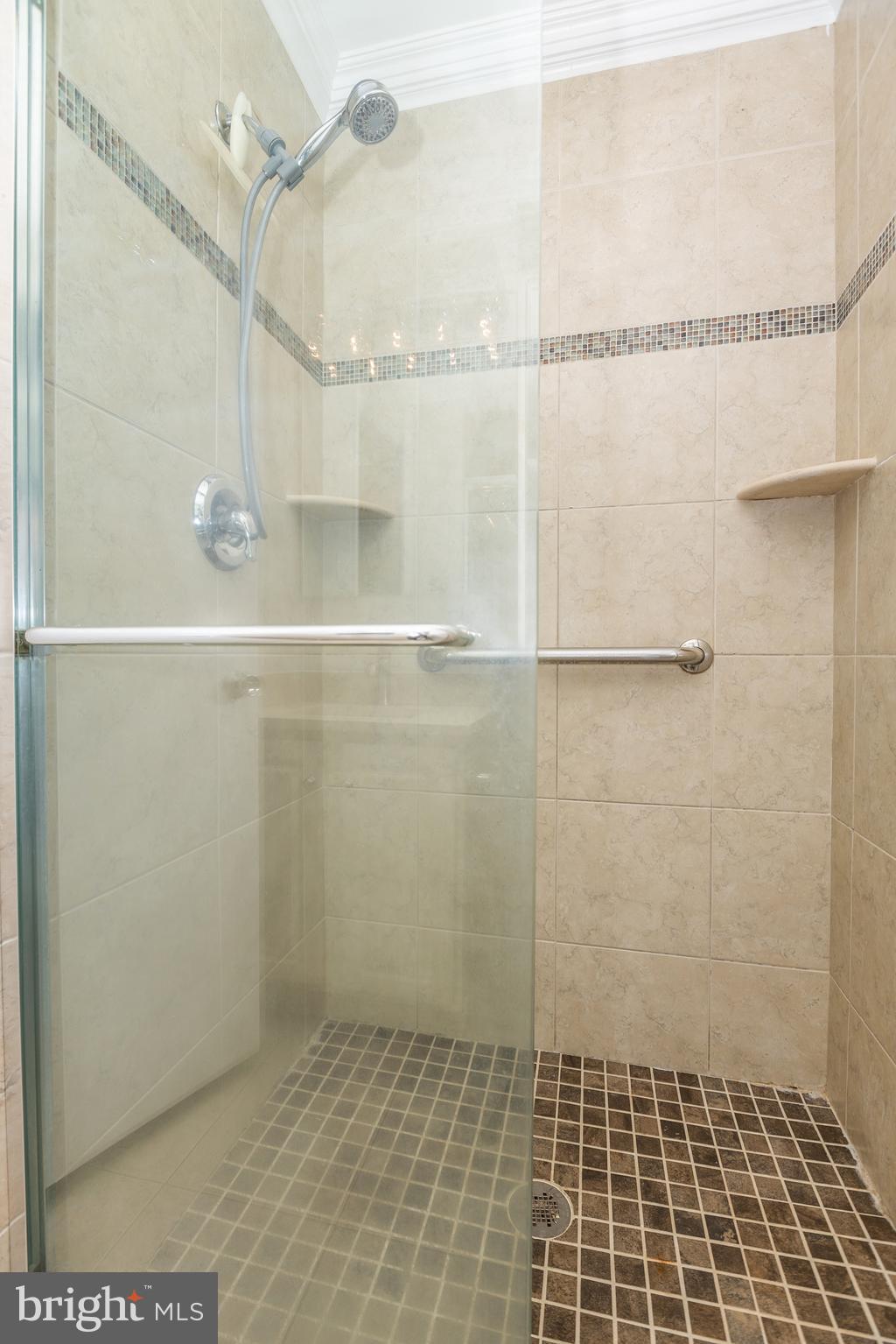 7013 Hadlow Drive Springfield, VA 22152 - Photo 28 of 50 Primary Bath