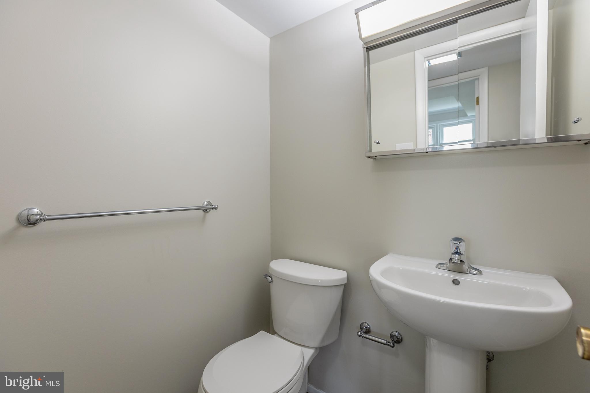 7013 Hadlow Drive Springfield, VA 22152 - Photo 37 of 50 Half Bath
