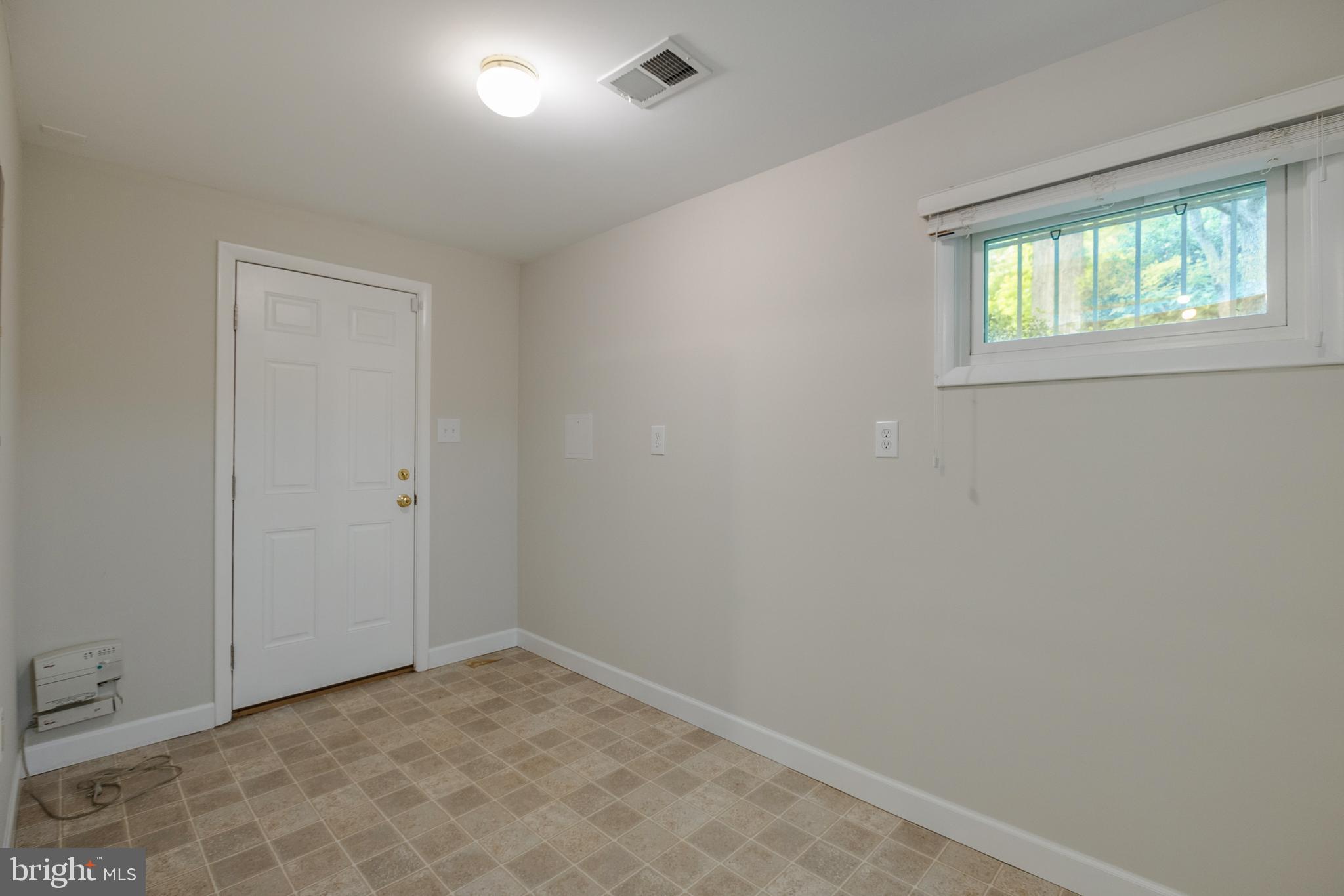 7013 Hadlow Drive Springfield, VA 22152 - Photo 41 of 50 Mudroom