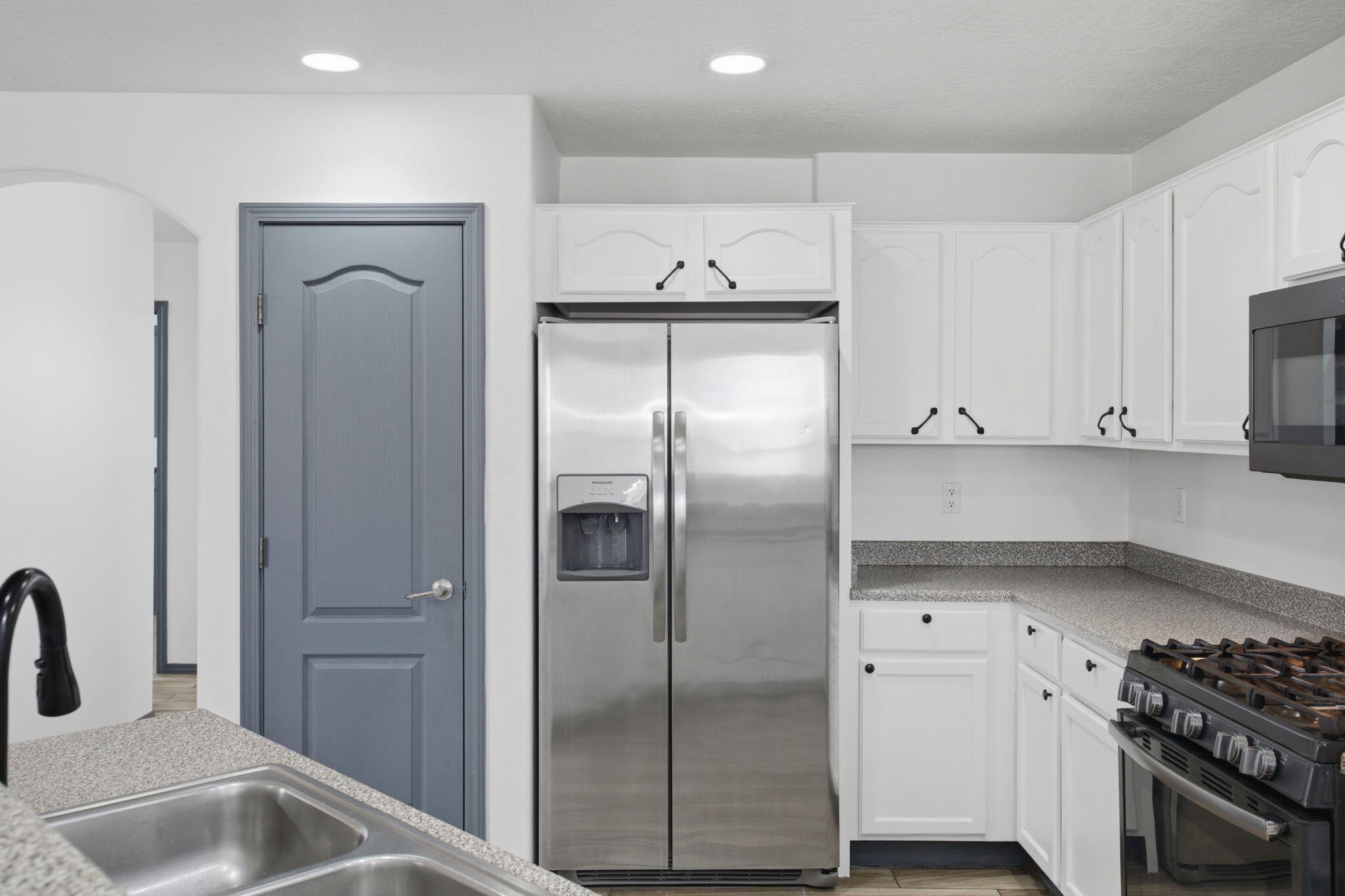 10831 Antler Tool Road Southwest Albuquerque, NM 87121 - Photo 16 of 53 Gallery Image 16