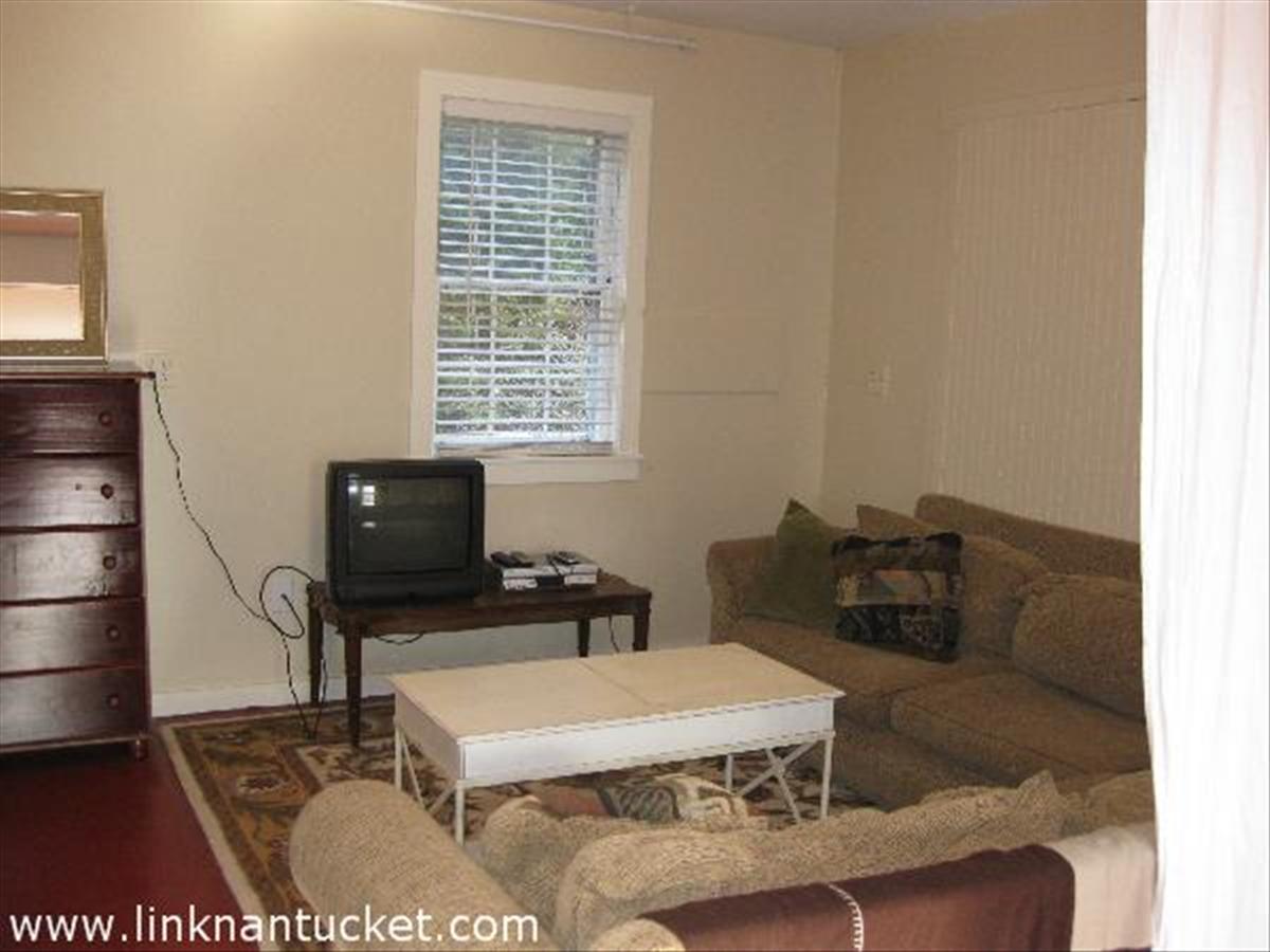 39 B Essex Road, Unit 2 Nantucket, MA 02554 - Photo 4 of 10 Gallery Image 4