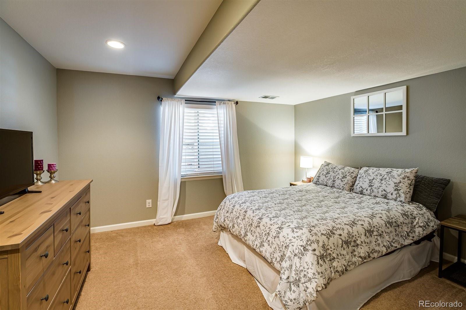 11096 Valleybrook Circle Highlands Ranch, CO 80130 - Photo 27 of 36 Gallery Image 27