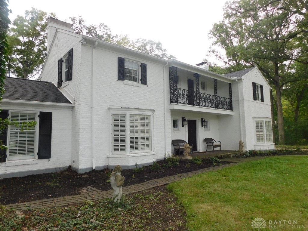 2401 Signal Hill Road Springfield, OH 45504 - Photo 2 of 40