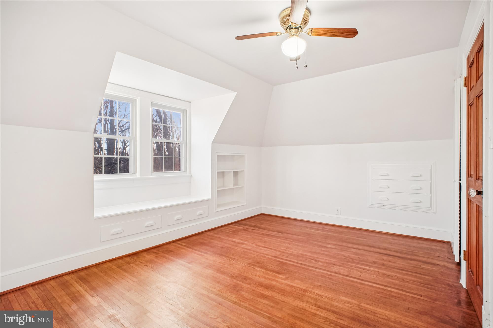 6022 Valley View Drive Alexandria, VA 22310 - Photo 20 of 50 wooden floor in an empty room with a window