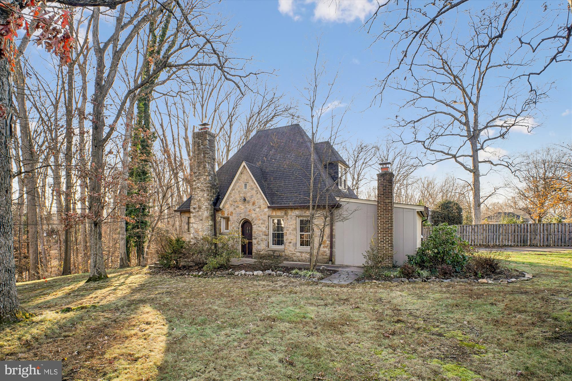 6022 Valley View Drive Alexandria, VA 22310 - Photo 25 of 50 a front view of a house with a yard