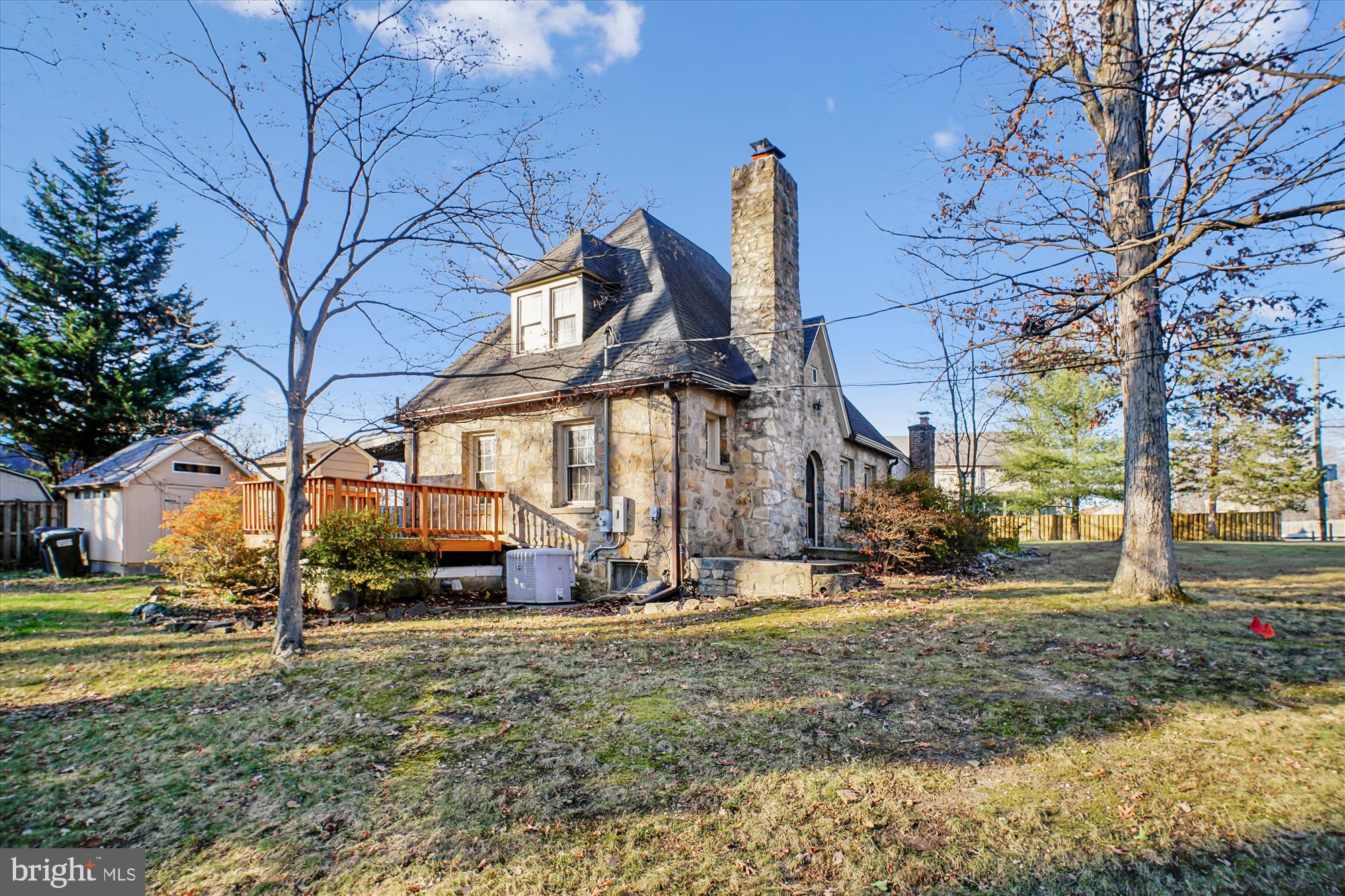 6022 Valley View Drive Alexandria, VA 22310 - Photo 26 of 50 a view of a house with a yard