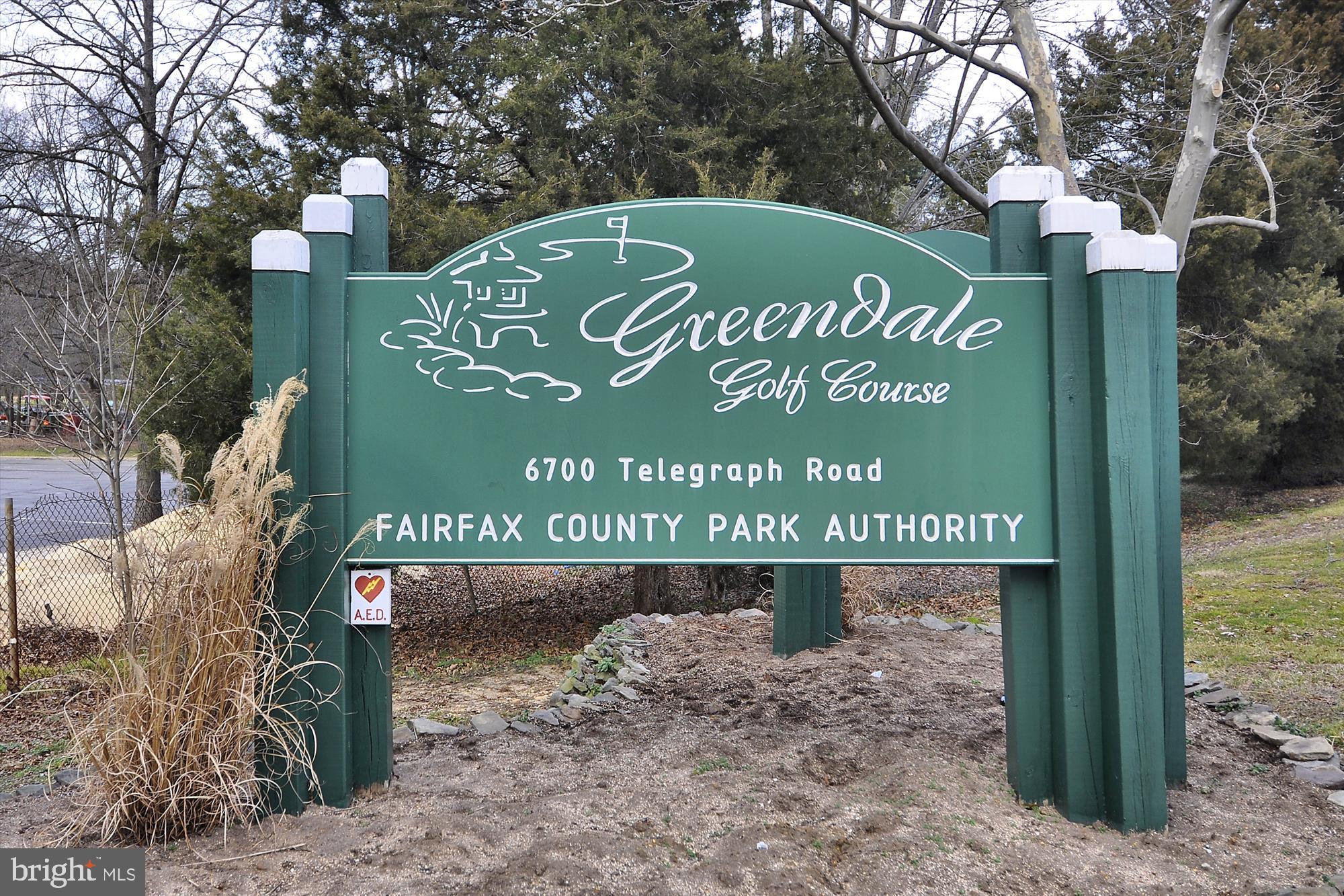 6022 Valley View Drive Alexandria, VA 22310 - Photo 45 of 50 a sign on the side of the road