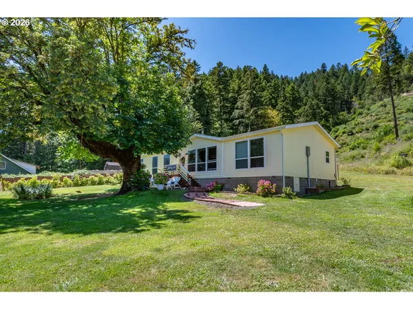 $525,000 | 5833 Hubbard Creek Road, Umpqua, OR 97486