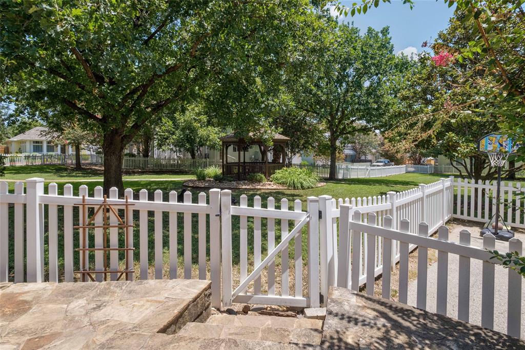 2730 Kinney Oaks Court Austin, TX 78704 - Photo 29 of 32 View of private park from the backyard