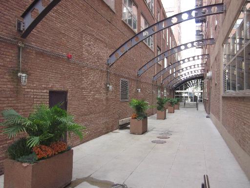 500 South Clinton Street, Unit 421 Chicago, IL 60607 - Photo 2 of 9