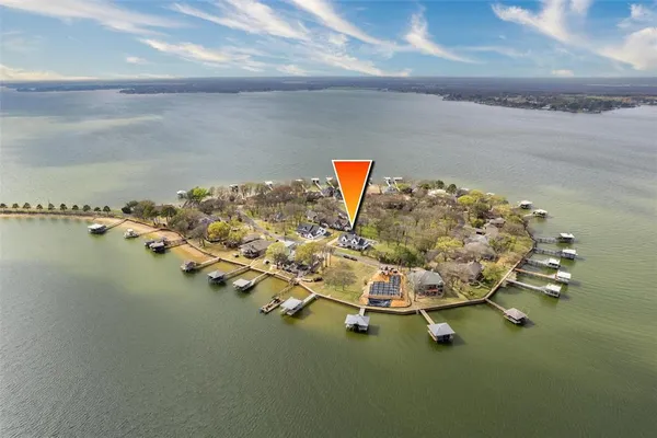$950,000 | 653 Enchanted Isles Drive, Mabank, TX 75156