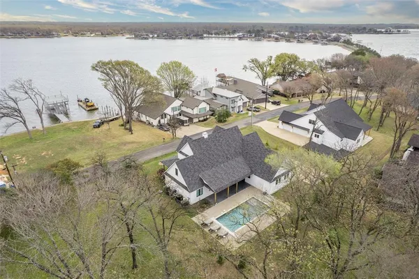 $950,000 | 653 Enchanted Isles Drive, Mabank, TX 75156