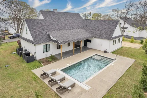 $950,000 | 653 Enchanted Isles Drive, Mabank, TX 75156