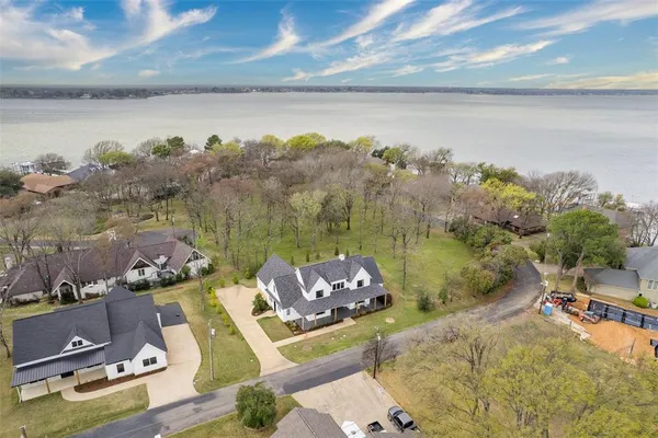 $950,000 | 653 Enchanted Isles Drive, Mabank, TX 75156
