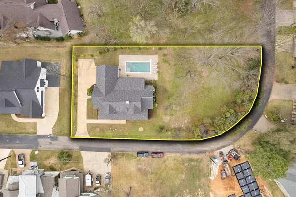 $950,000 | 653 Enchanted Isles Drive, Mabank, TX 75156