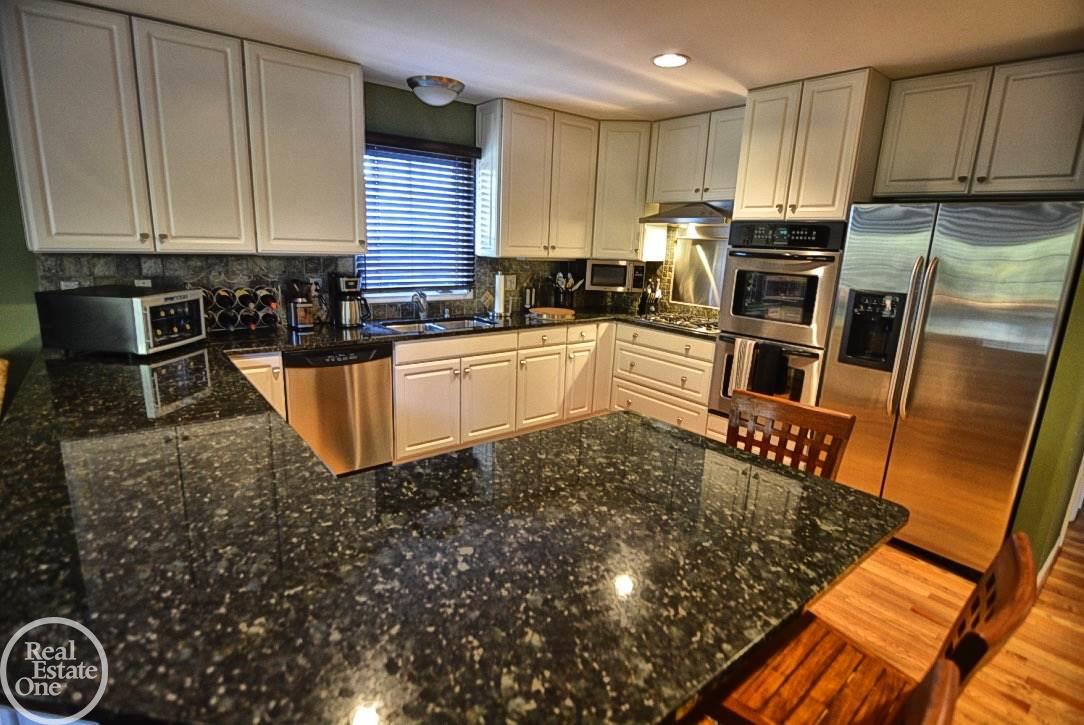 2052 Reagan Drive Rochester Hills, MI 48309 - Photo 20 of 70
