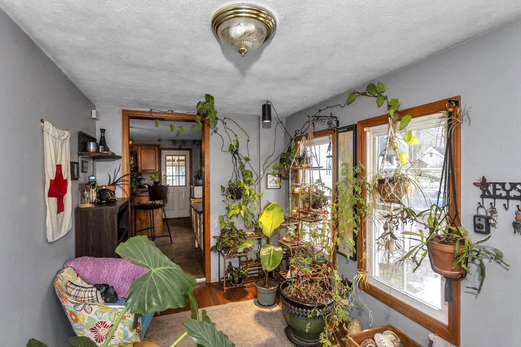 11 Park Avenue Monson, MA 01057 - Photo 2 of 28