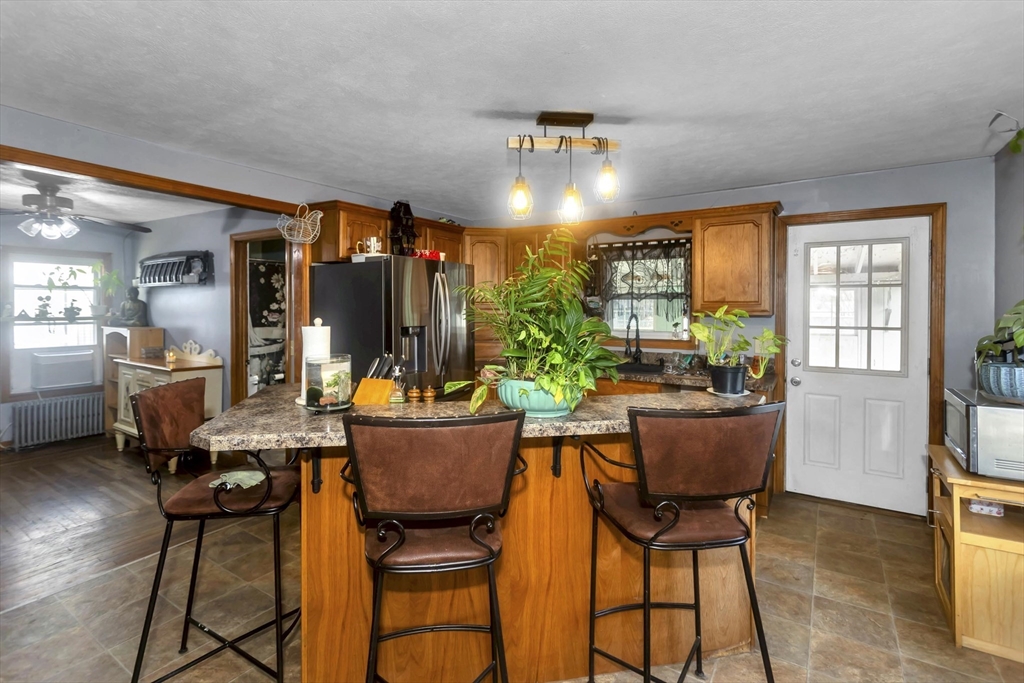 11 Park Avenue Monson, MA 01057 - Photo 3 of 28