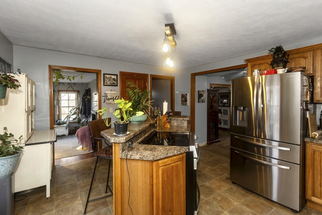 11 Park Avenue Monson, MA 01057 - Photo 5 of 28