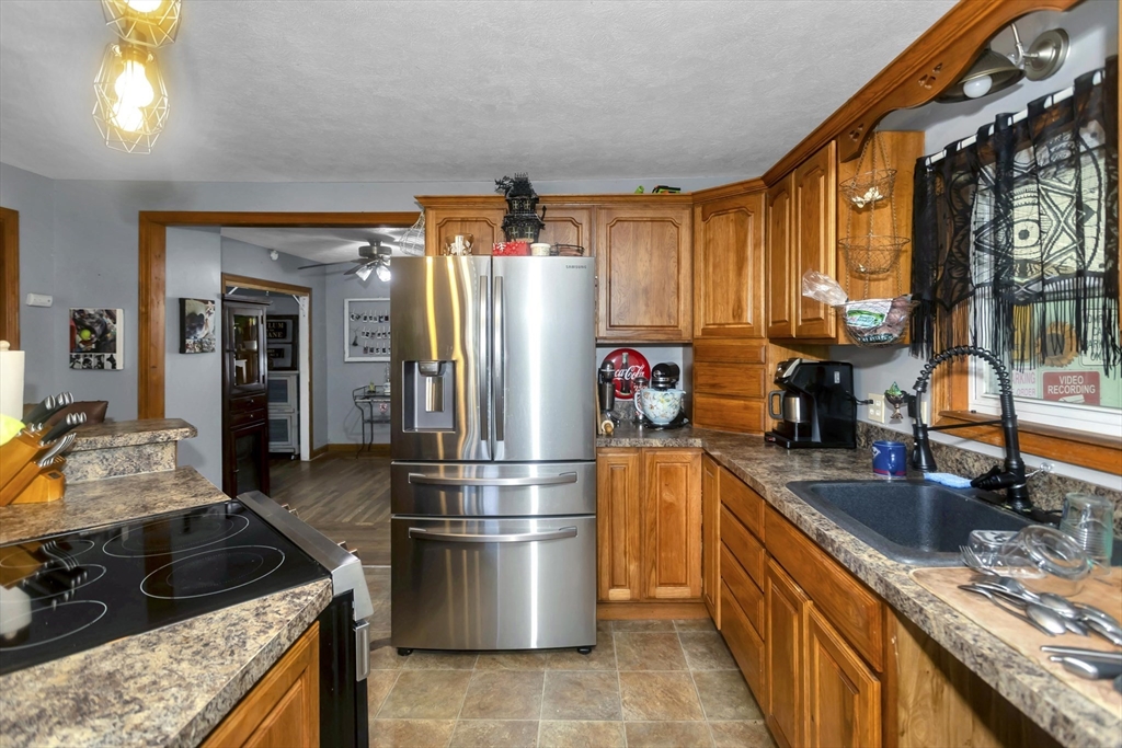 11 Park Avenue Monson, MA 01057 - Photo 7 of 28