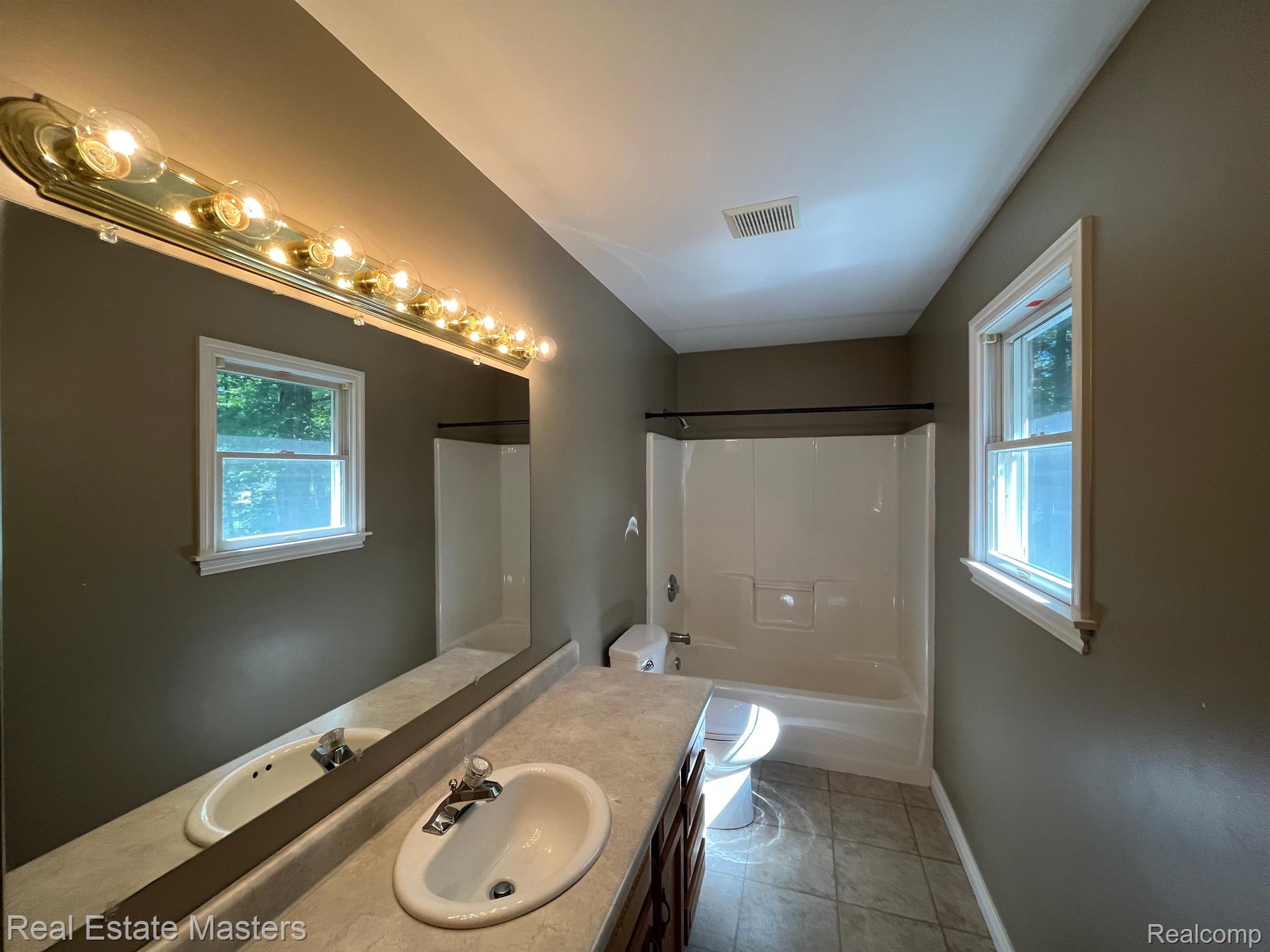 4060 Devonshire Road Fort Gratiot, MI 48059 - Photo 17 of 20 Gallery Image 17