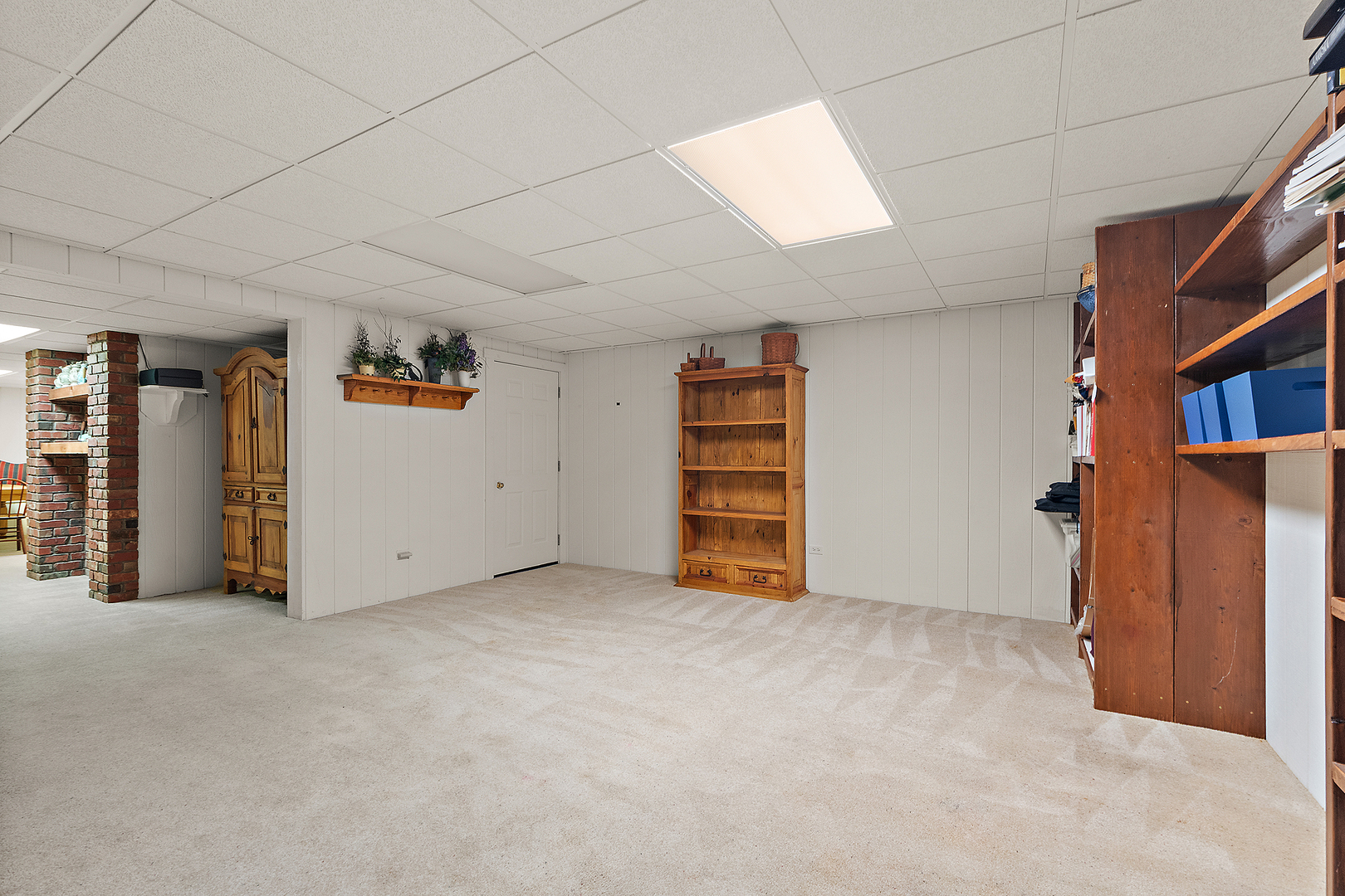 7860 West Steger Road Frankfort, IL 60423 - Photo 43 of 56 an empty room with closet