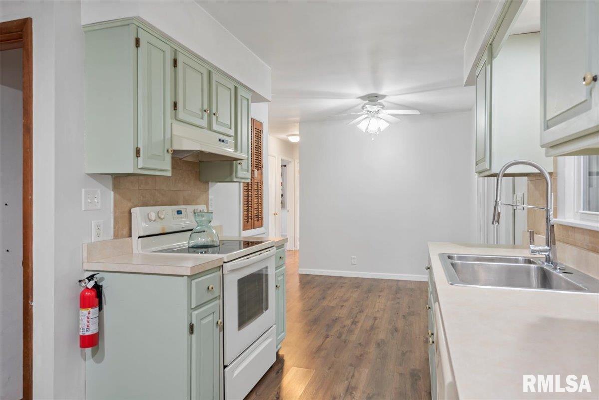 3304 Moorgate Drive Springfield, IL 62703 - Photo 11 of 32