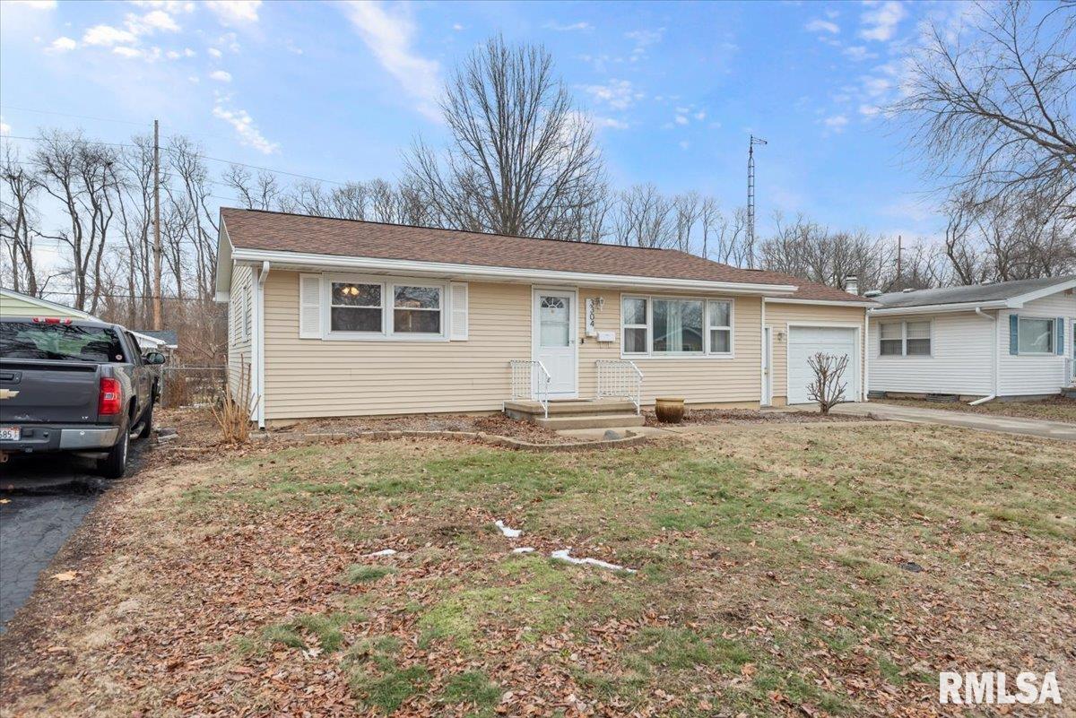 3304 Moorgate Drive Springfield, IL 62703 - Photo 3 of 32