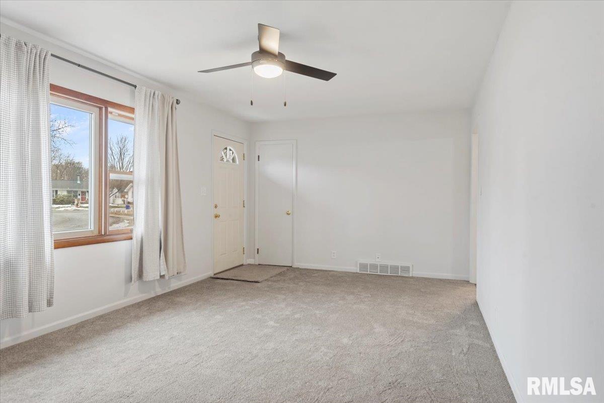 3304 Moorgate Drive Springfield, IL 62703 - Photo 6 of 32