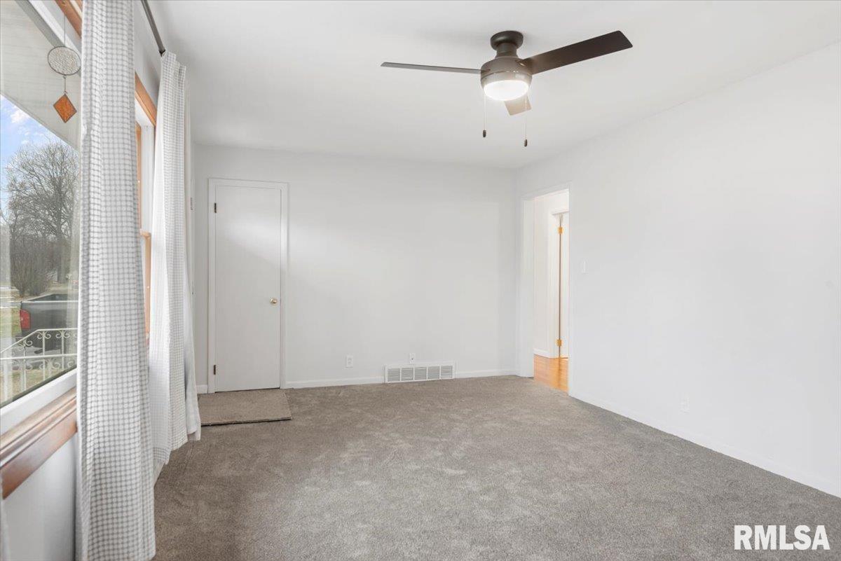 3304 Moorgate Drive Springfield, IL 62703 - Photo 7 of 32