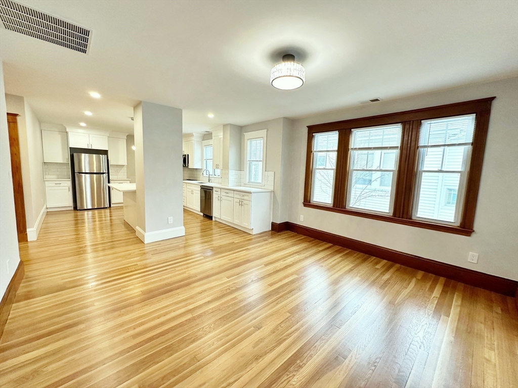 75 Governor Winthrop Road Somerville, MA 02145 - Photo 16 of 35