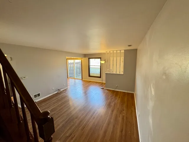 $185,000 | 412 St Johns Road, Unit D, Woodstock, IL 60098