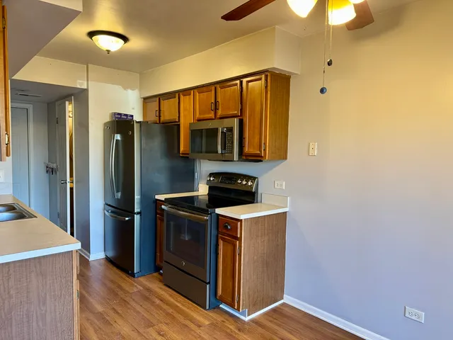 $185,000 | 412 St Johns Road, Unit D, Woodstock, IL 60098